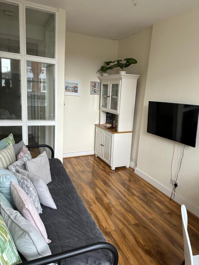 Apartment Lavender Hill London Bagian luar foto